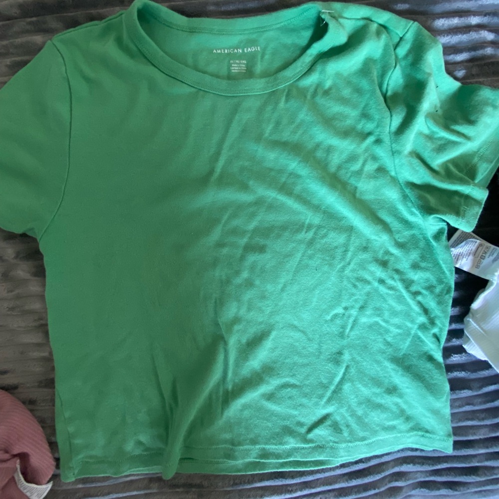 AMERICAN EAGLE OUTFITTERS green crop top size Xlarge.